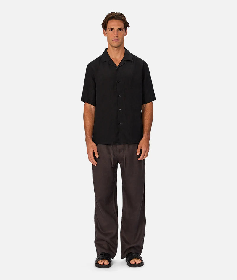 The St Martins Short Sleeve Linen Shirt - Black