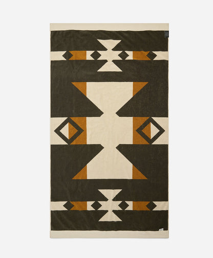 Rocky Mountain Large Towel | Natural / Khaki